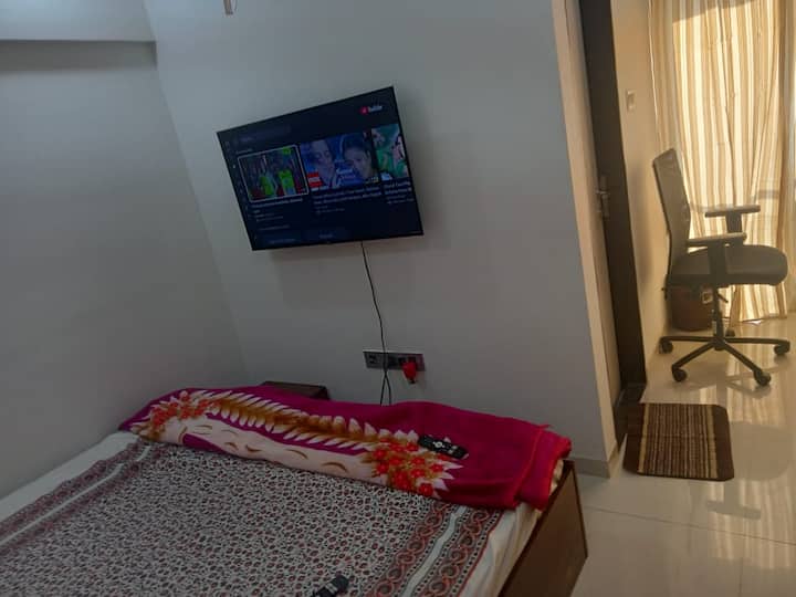 Ac cozy Fully Furnished studio in Balewadi, Pune