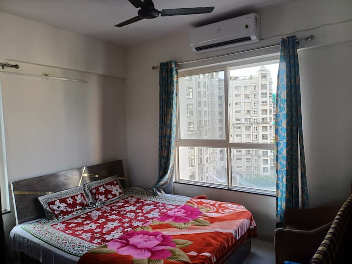 Ac 3BHK Flat in Vishalnagar Pune
